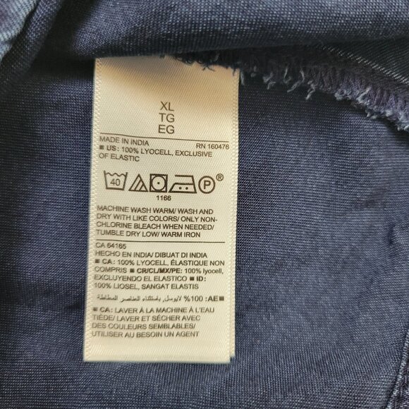 Old Navy Dress Womens Size XL Blue Long Sleeve Smocked Bodice Chambray - Picture 8 of 10